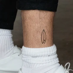 Tatouages Medium | Tatouages Medium^PAUL HEWITT Men's Surfboard Tattoo